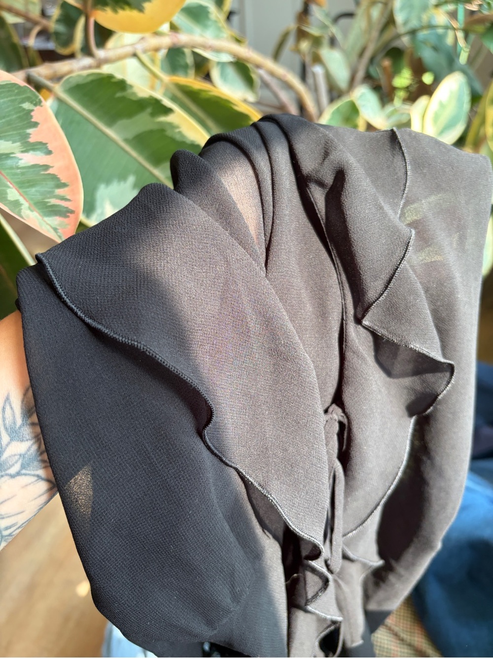 Wilfred Frenchy Blouse Black Sheer Ruffle Tie Front Top XS - Picture 7 of 9